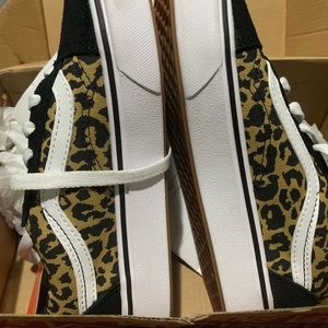 Kids leopard vans